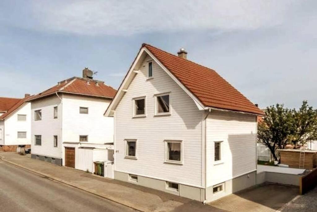 Beautiful 3-Bedroom Apartment Near City Center Stavanger Kültér fotó